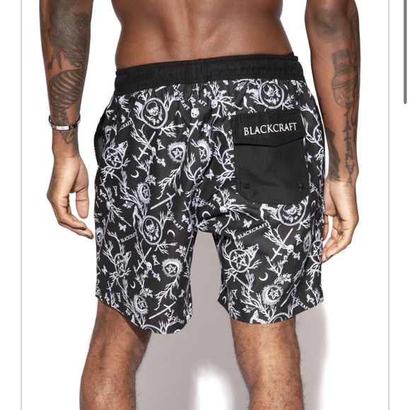 7" inseam stretch men's board short in Demons print. Drawstring with back pocket - Picture 2 of 2